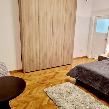 Apartamento Cozy Near Center Bucareste