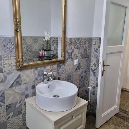 Apartamento Cozy Near Center Bucareste